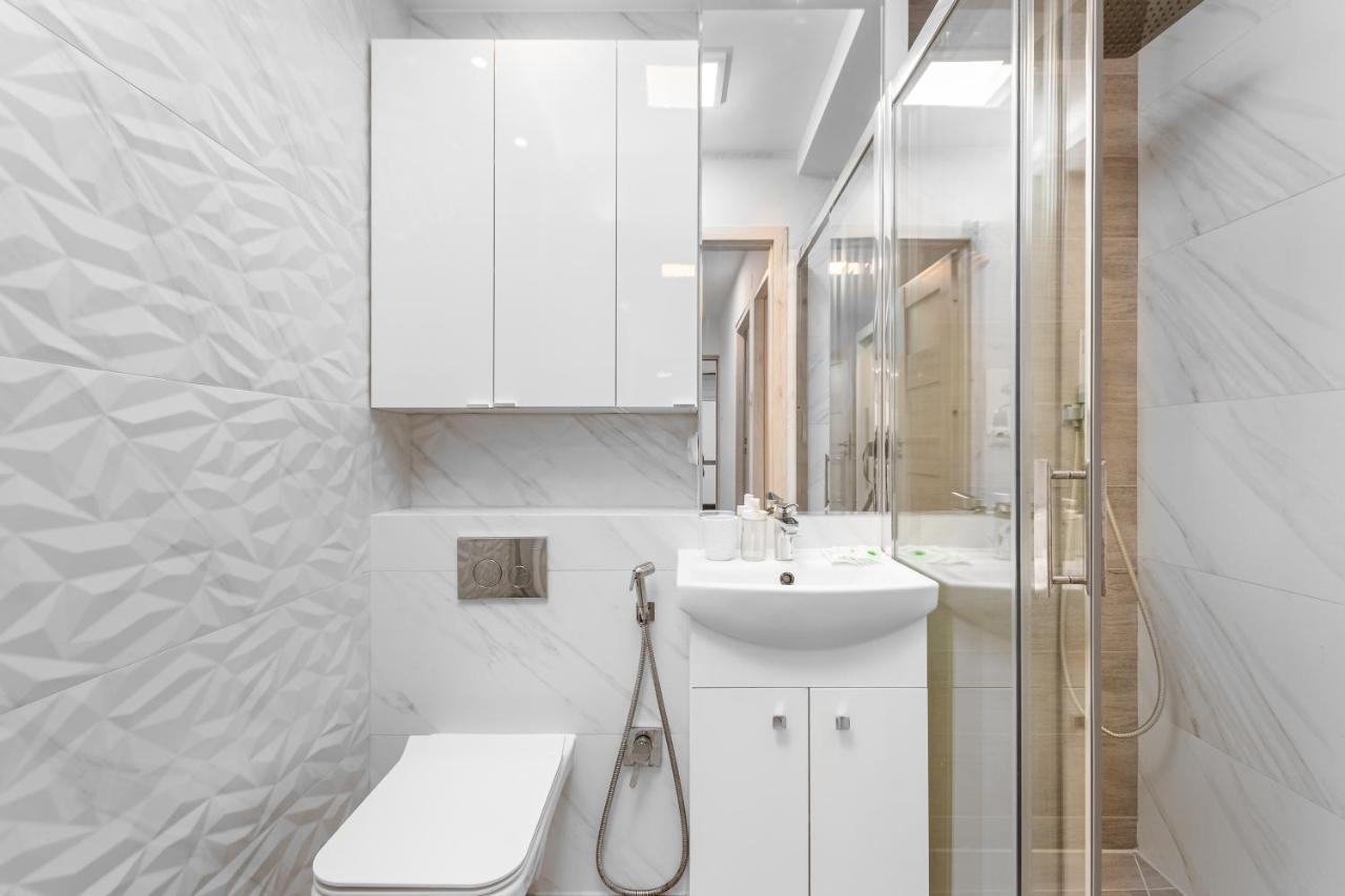Emilii Plater 47 By Homeprime Warsaw Exterior photo